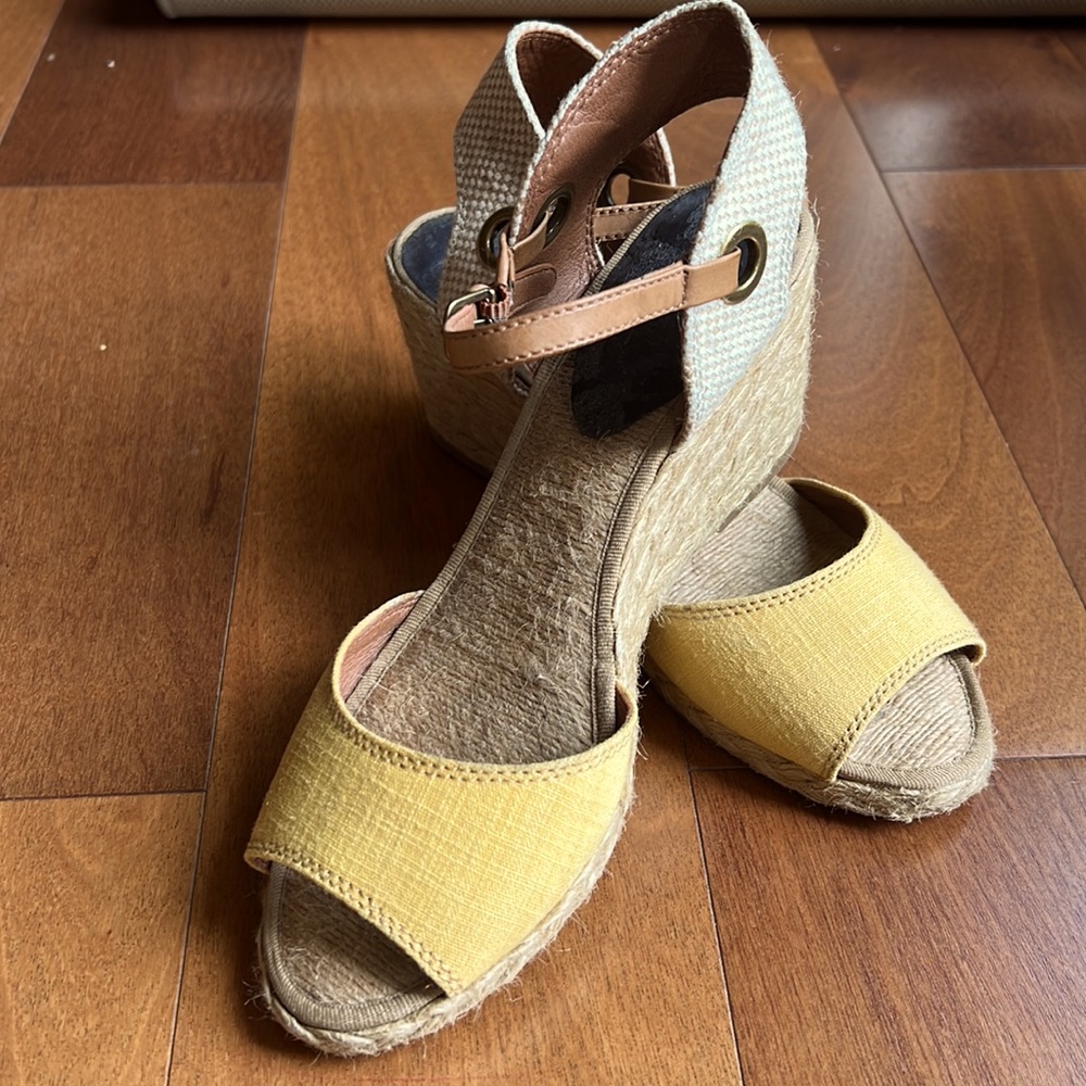 Lucky Brand -Kyndra Wedge Espadrille Sandal